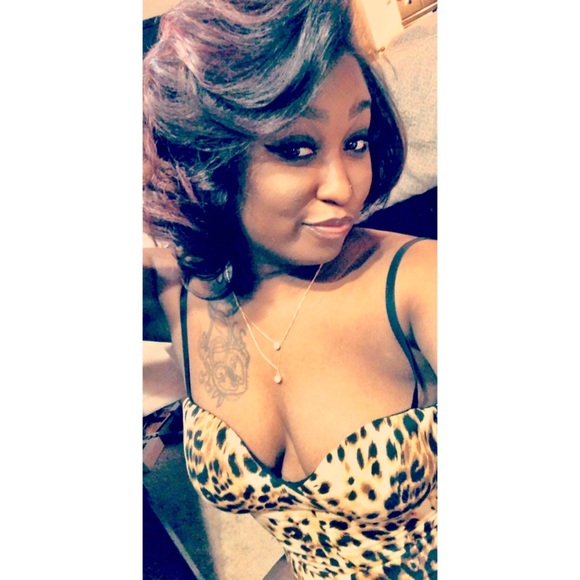 Meet Your Posher , Yuni - Picture 4 of 15